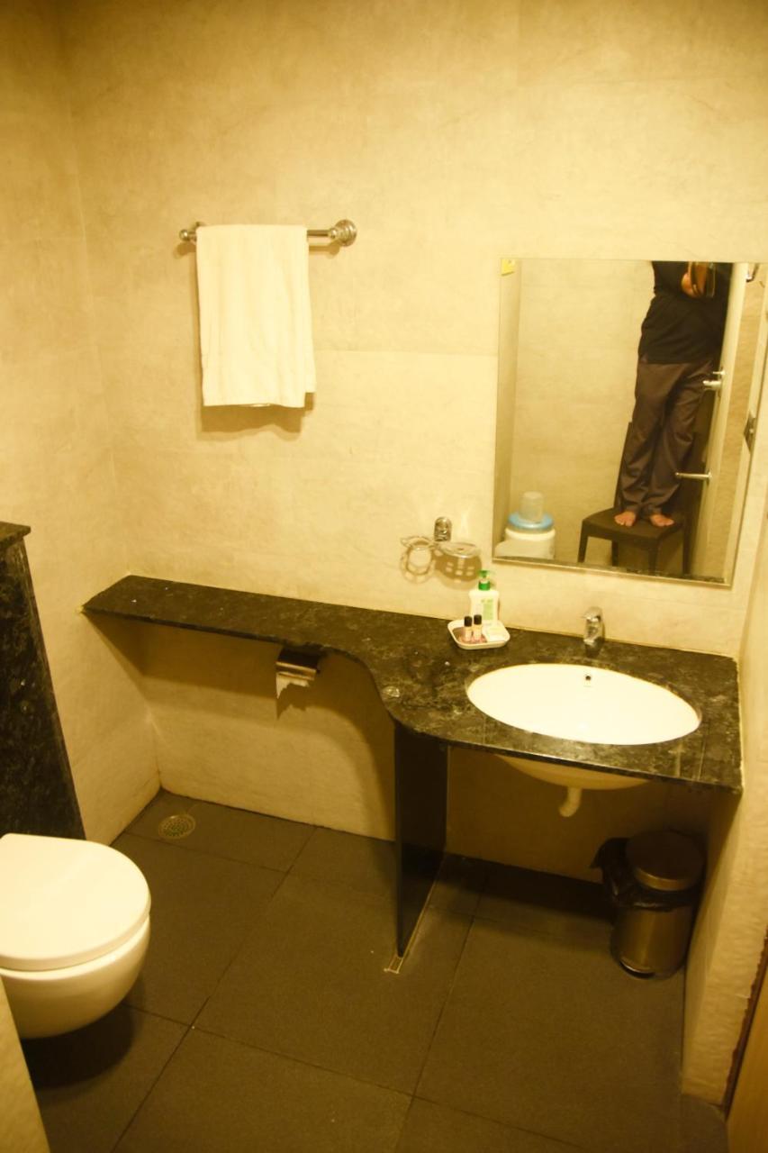 Hotel Om International Гокарна Екстер'єр фото