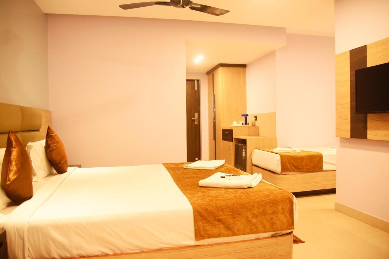 Hotel Om International Гокарна Екстер'єр фото